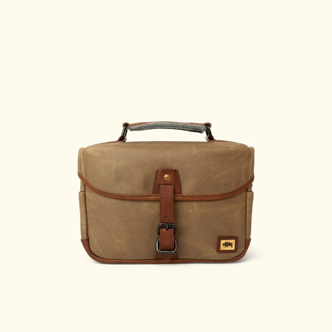 Buffalo Jackson Trading Co. Dakota Waxed Canvas Camera Bag | Field Khaki W/ Chestnut Brown Leather Outlet
