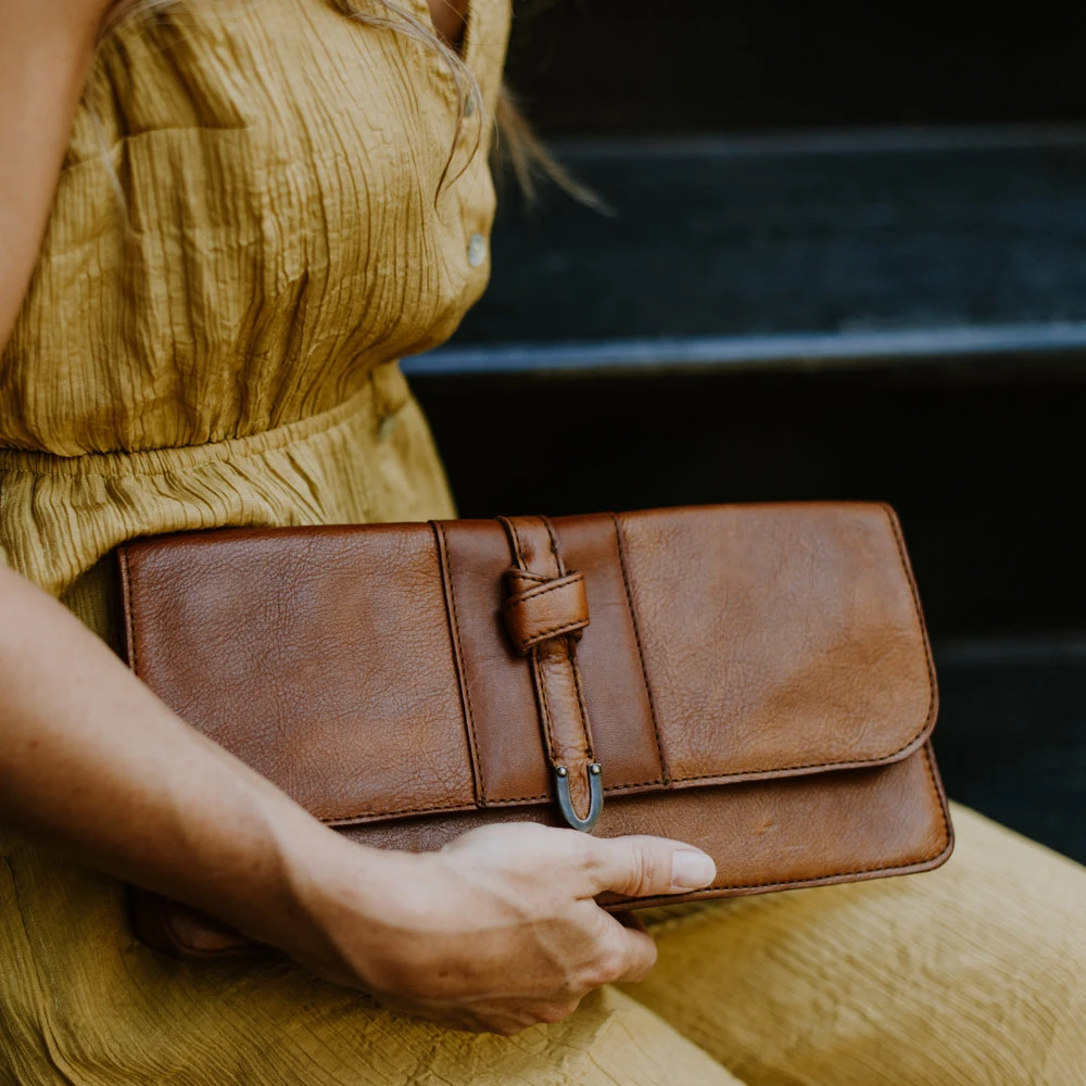 Buffalo Jackson Trading Co. Chelsea Leather Clutch | Honey Brown Buffalo Jackson Trading Co. Chelsea Leather Clutch | Honey Brown