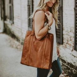 Buffalo Jackson Trading Co. Chelsea Leather Tote Bag | Honey Brown 8 Buffalo Jackson Trading Co. Chelsea Leather Tote Bag | Honey Brown
