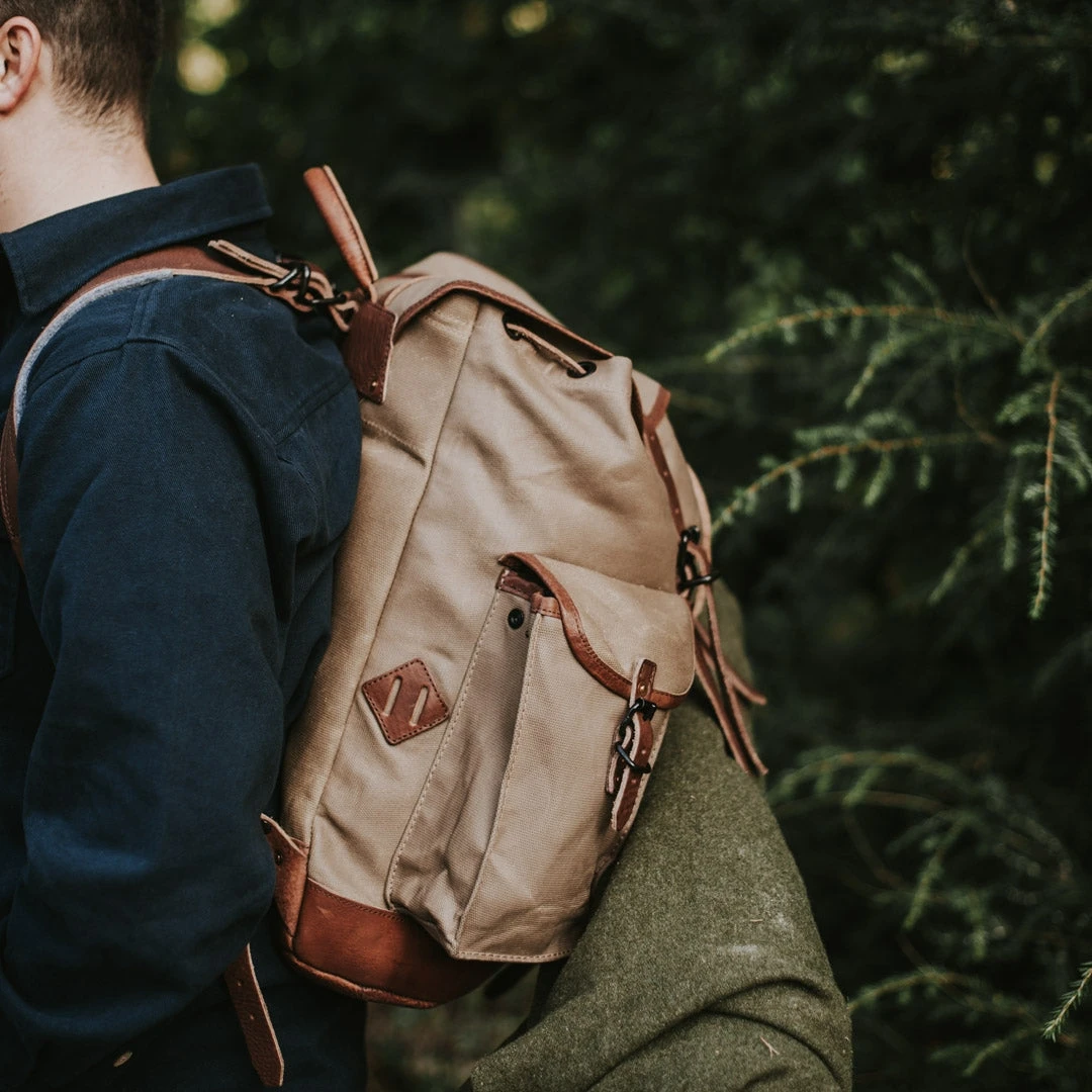 Buffalo Jackson Trading Co. Leather Travel Bags Dakota Waxed Canvas Rucksack | Field Khaki W/ Chestnut Brown Leather Buffalo Jackson Trading Co. Leather Travel Bags Dakota Waxed Canvas Rucksack | Field Khaki W/ Chestnut Brown Leather