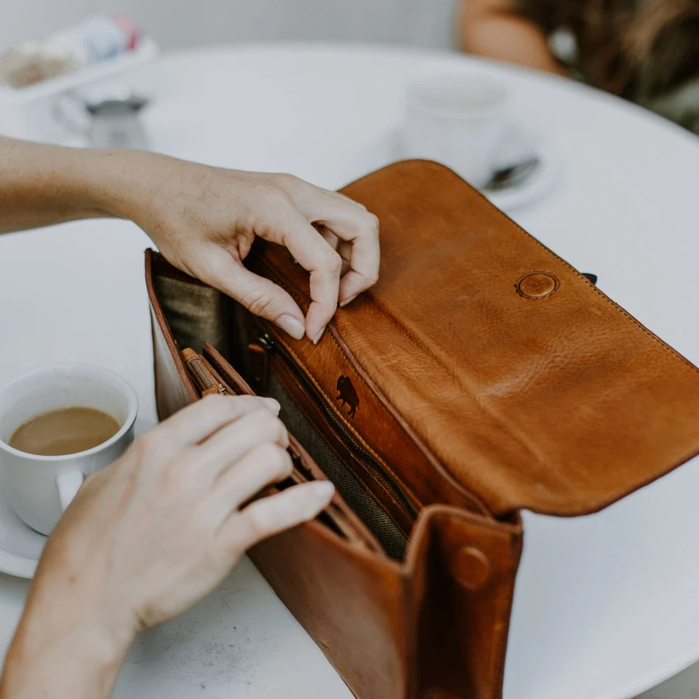 Buffalo Jackson Trading Co. Chelsea Leather Clutch | Honey Brown Buffalo Jackson Trading Co. Chelsea Leather Clutch | Honey Brown