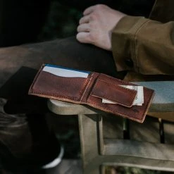 Buffalo Jackson Trading Co. Dakota Leather Bifold - Metal Money Clip Wallet | Chestnut Brown