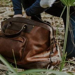 Buffalo Jackson Trading Co. Dakota Leather Oversized Travel Bag | Chestnut Brown W/ Dark Hazelnut Leather Duffle Bags