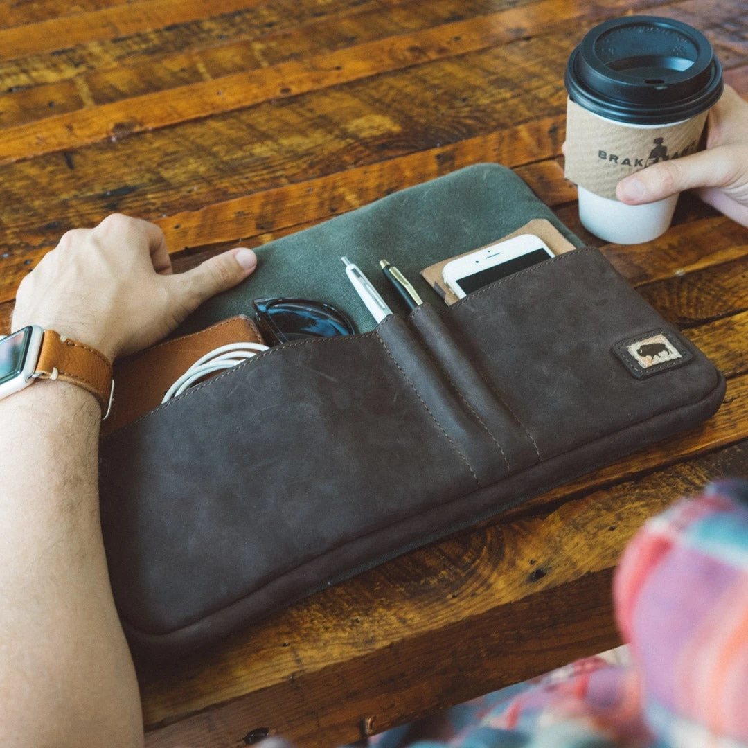 Buffalo Jackson Trading Co. Denver Waxed Canvas 13 Inch Laptop Case | Green W/ Dark Walnut Leather 7 Buffalo Jackson Trading Co. Denver Waxed Canvas 13 Inch Laptop Case | Green W/ Dark Walnut Leather