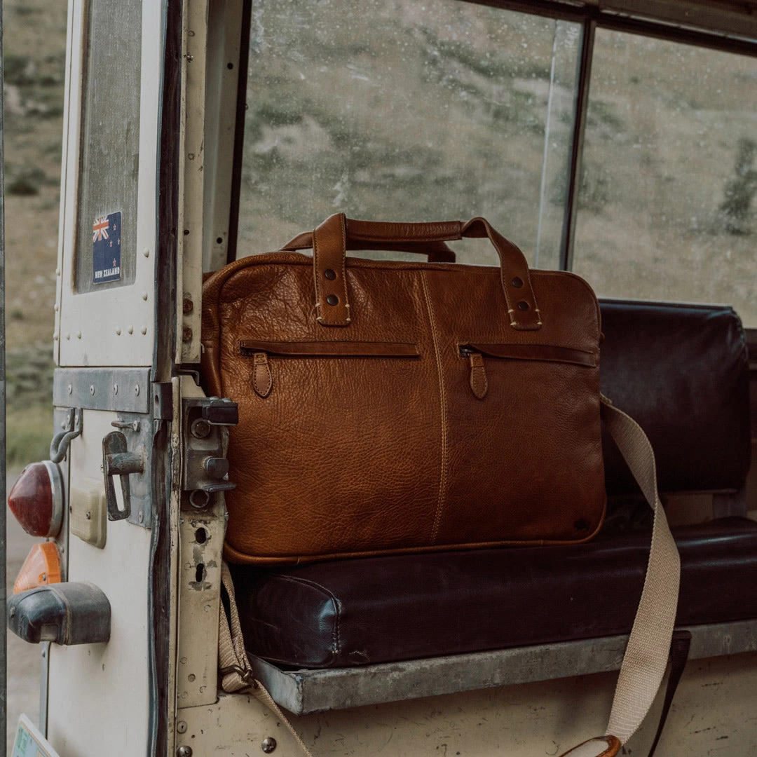 Buffalo Jackson Trading Co. Walker Leather Pilot Bag | Rustic Tan 10 Buffalo Jackson Trading Co. Walker Leather Pilot Bag | Rustic Tan