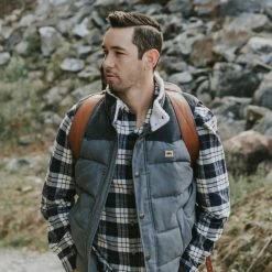 Buffalo Jackson Trading Co. Jackson Vest W/ Sherpa Collar | Stone & Slate New