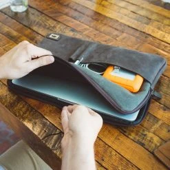 Buffalo Jackson Trading Co. Denver Waxed Canvas 13 Inch Laptop Case | Green W/ Dark Walnut Leather 10 Buffalo Jackson Trading Co. Denver Waxed Canvas 13 Inch Laptop Case | Green W/ Dark Walnut Leather