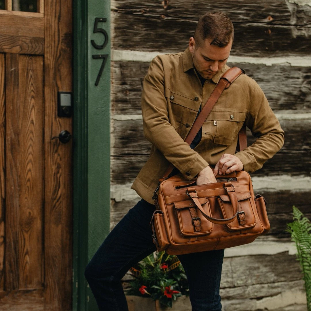 Buffalo Jackson Trading Co. Roosevelt Buffalo Leather Pilot Bag | Amber Brown Buffalo Jackson Trading Co. Roosevelt Buffalo Leather Pilot Bag | Amber Brown