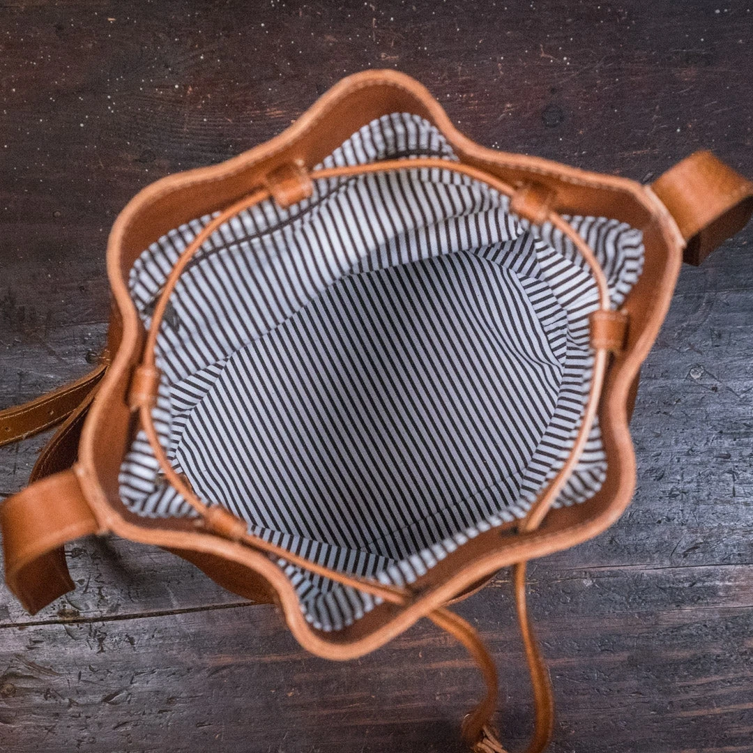 Buffalo Jackson Trading Co. Madison Leather Bucket Bag | Saddle Tan Buffalo Jackson Trading Co. Madison Leather Bucket Bag | Saddle Tan