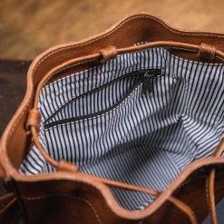 Buffalo Jackson Trading Co. Madison Leather Bucket Bag | Saddle Tan 8 Buffalo Jackson Trading Co. Madison Leather Bucket Bag | Saddle Tan