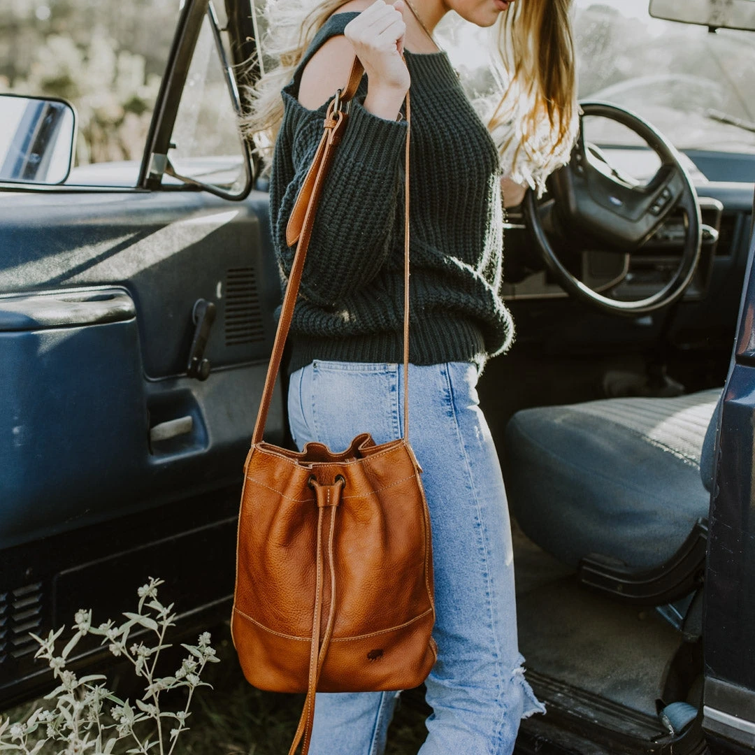 Buffalo Jackson Trading Co. Madison Leather Bucket Bag | Saddle Tan Buffalo Jackson Trading Co. Madison Leather Bucket Bag | Saddle Tan