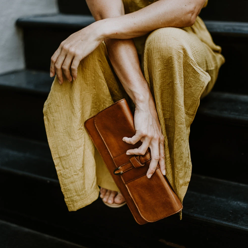 Buffalo Jackson Trading Co. Chelsea Leather Clutch | Honey Brown Buffalo Jackson Trading Co. Chelsea Leather Clutch | Honey Brown